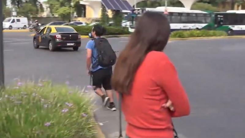 X/azzenstream - Insólito robo en vivo en la televisión argentina