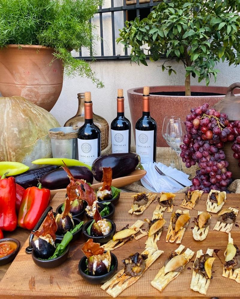 Con ceviche y barra libre: Banquetera publica registros de la fiesta en La Moneda tras cambio de mando - Sofía Jottar Banquetería