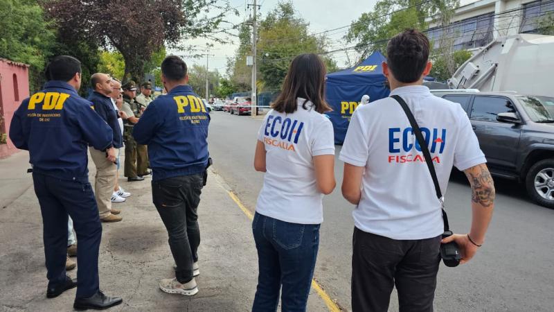 Fiscalía ECOH - Maniatado y dejado frente a casa de alcaldesa: Qué se sabe del hallazgo de cadáver femenino en Quinta Normal