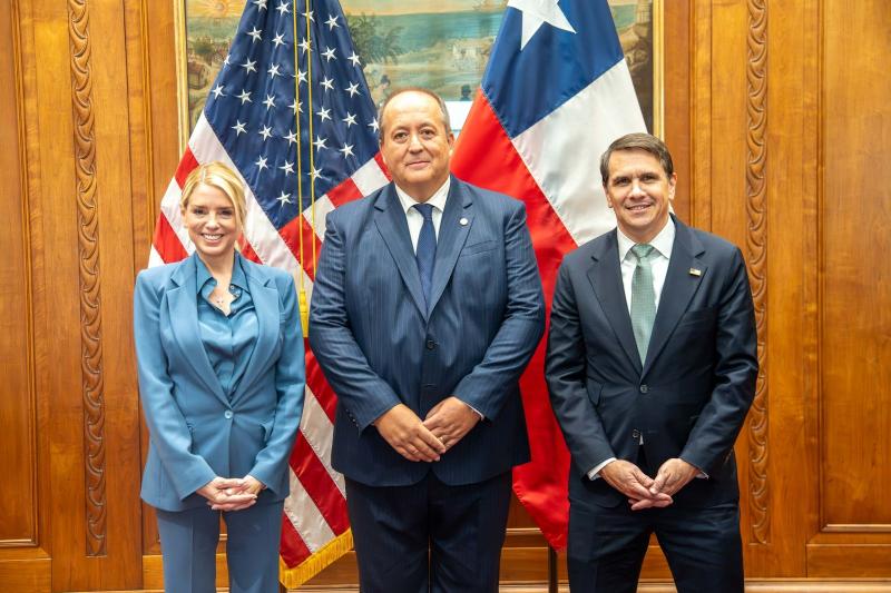 Cedida - Fiscal nacional, Ángel Valencia, se reúne con fiscal general de Estados Unidos, Pam Bondi