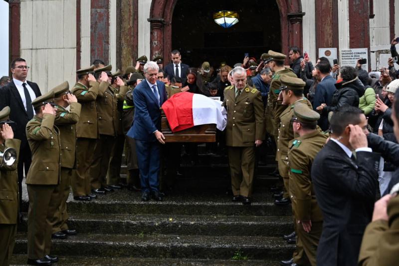 Mártir Javier Figueroa es ascendido a Suboficial Mayor - Carabineros
