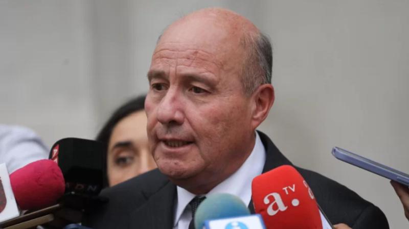 Ex-Ante - Alza de bencinas: Quiroz entra en “modo crisis” por impacto de la guerra en Medio Oriente