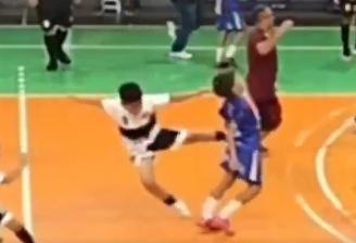 Brutal pelea en Futsal Sub-12 de Manaos, Brasil - X: @pedrofofoqueiro