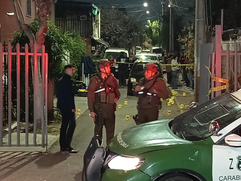 Acribillado en su auto: Hombre fue asesinado a balazos a la salida de casa de familiares en Puente Alto