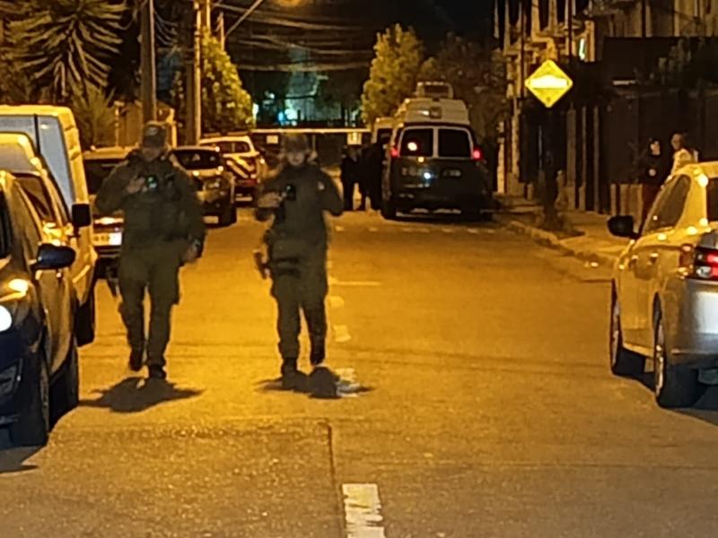 Adolescente hiere gravemente en el cuello a delincuente y frustra violento robo en Maipú