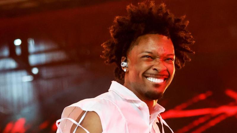 Afp - Fiscalía define este lunes si formaliza cargos contra D4vd en caso que remece a Estados Unidos