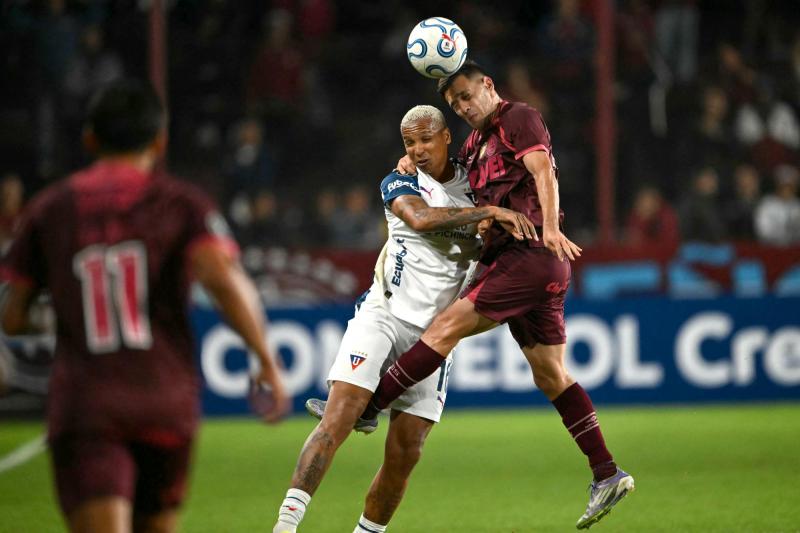 AFP - Deyverson acusó un golpe del árbitro chileno José Cabero en Copa Libertadores