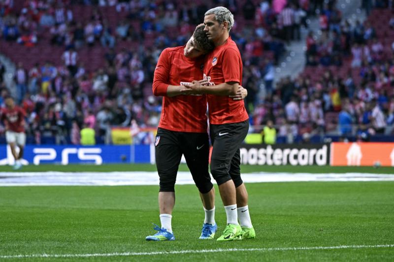 Julian Alvarez y Antoine Griezmann listos para la Champions - AFP