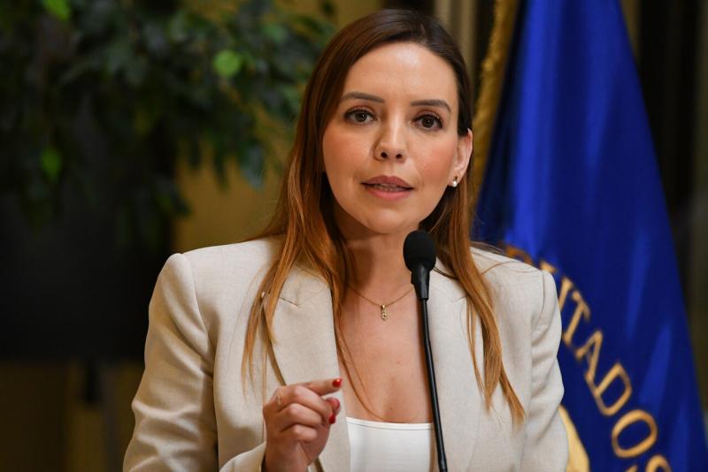 Agencia Uno - Senadora Camila Flores