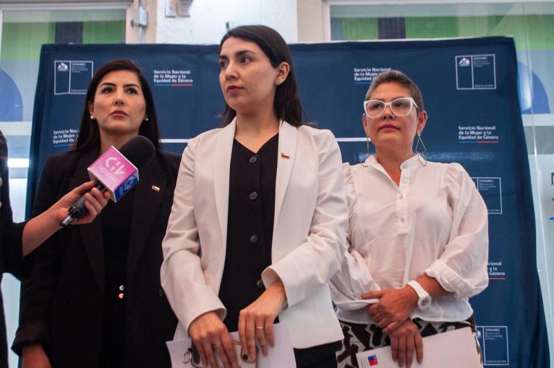 Ministra de la Mujer asegura que mantendrán decisión de remover a directora de SernamEG al fin de su licencia médica - Agencia Uno