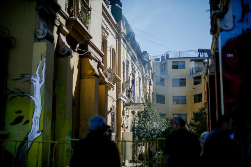 Agencia Uno (archivo) - Incendio en casona de Santiago Centro