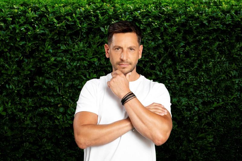 Canal 13 - Agustín Pastorino ingresa al reality 'Vecinos al límite'