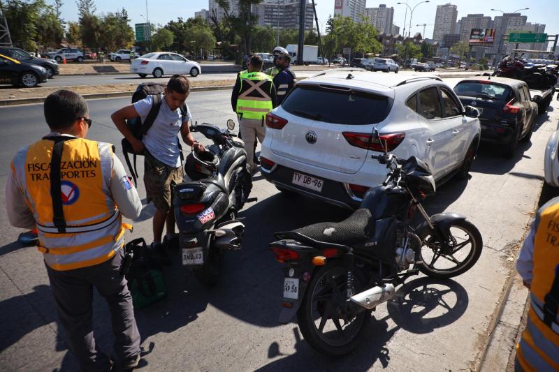 Aton - 2 fallecidos y más de 162 mil vehículos salieron de la RM en Semana Santa