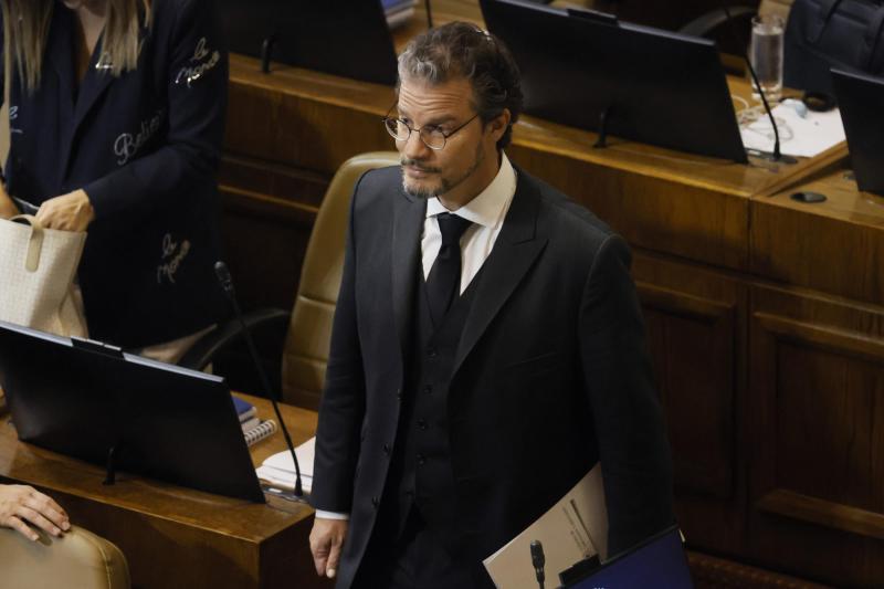 Aton- Diputado Cristián Contreras