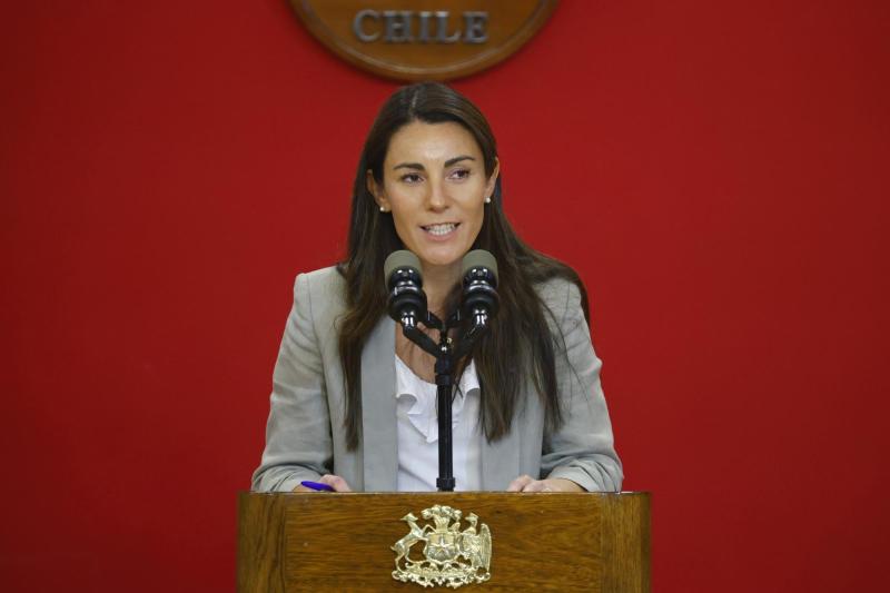 Aton- María Paz Arzola, ministra de Educación