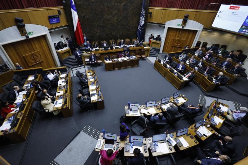 ATON- Senado aprobó erigir monumento a Piñera