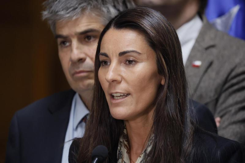 Gobierno valora aprobación del proyecto 'Escuelas Protegidas' - Aton