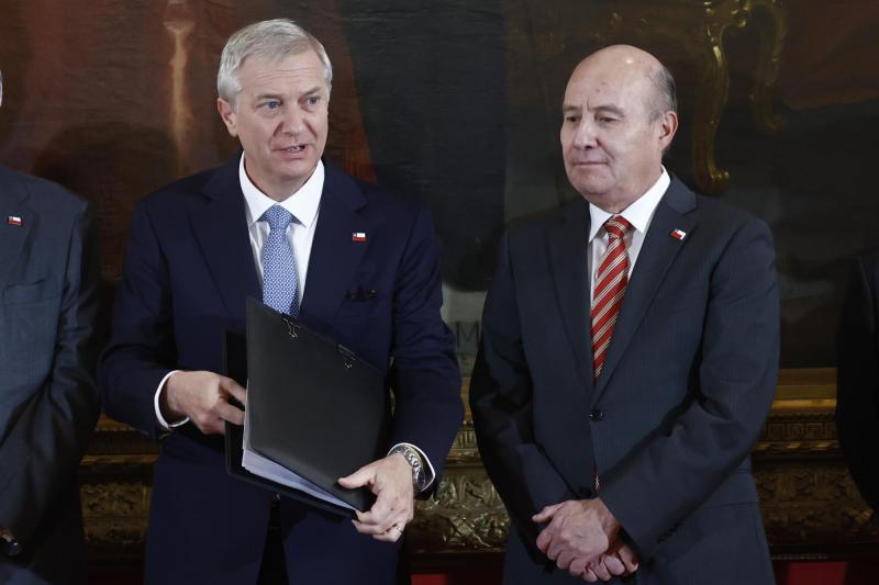 Aton- La oposición interpeló al Presidente Kast y a Quiroz