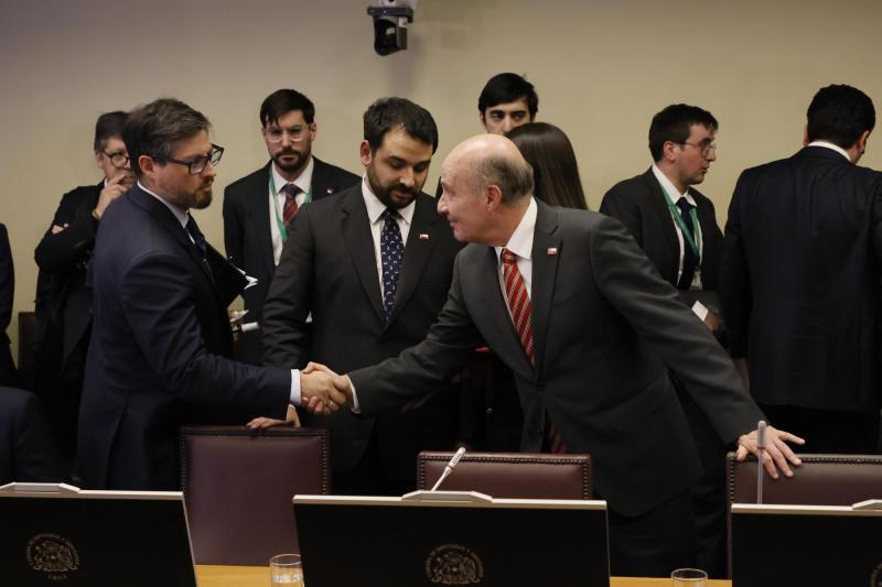 Aton- Diputado Valenzuela y ministro Quiroz