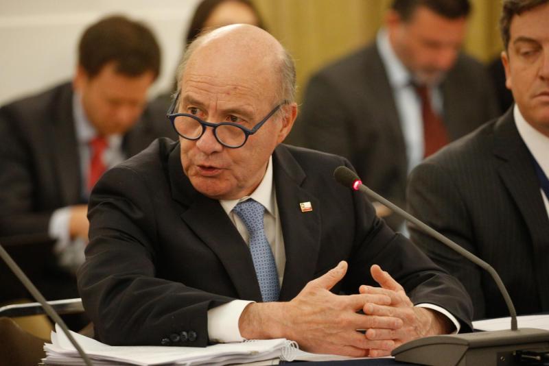 Ministro Quiroz descarta recortes en la PGU - Aton