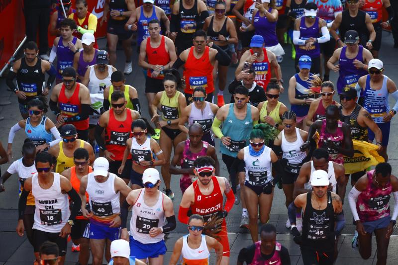Aton - Atleta chilena sufrió infarto en plena Maratón de Santiago 2026 y logró terminar la carrera