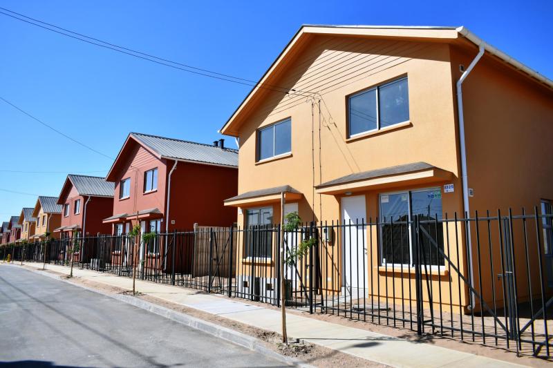 Plan de Emergencia Habitacional (PEH) adquirió terrenos con sobreprecio - Aton