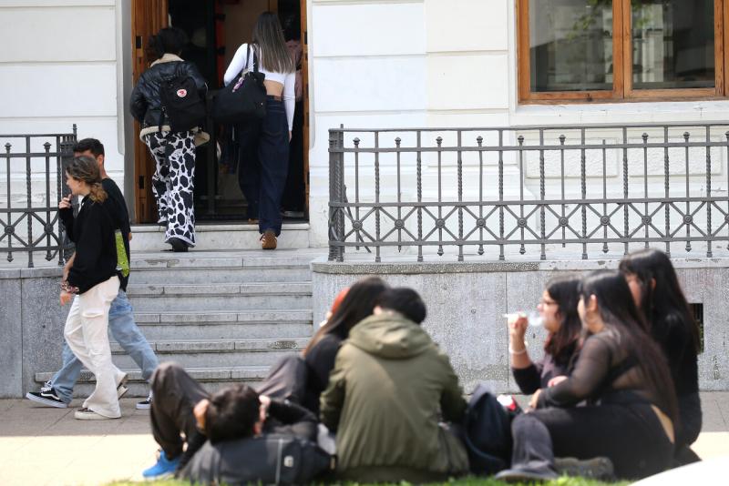 Aton (referencial) - Estudiantes