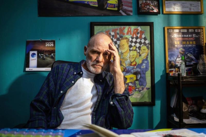 Canal 13 - "El millonario que quería que lo amaran"