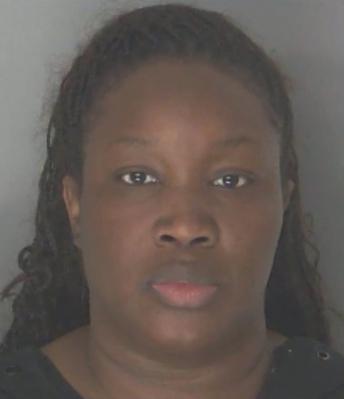 Bebé muere tras ser abandonado sin comida junto a sus hermanos: Se alimentaron de hormigas y cucarachas - Captura Wtoc11