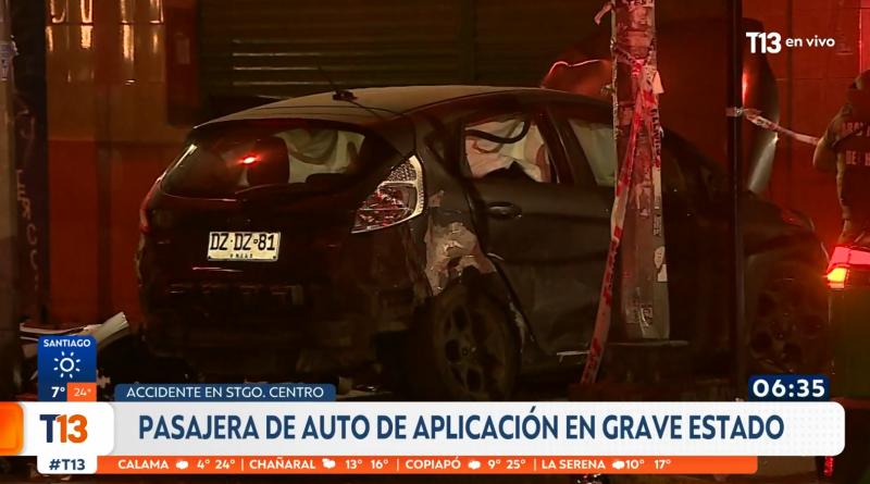 T13 - Pasajera en riesgo vital tras choque en Santiago centro