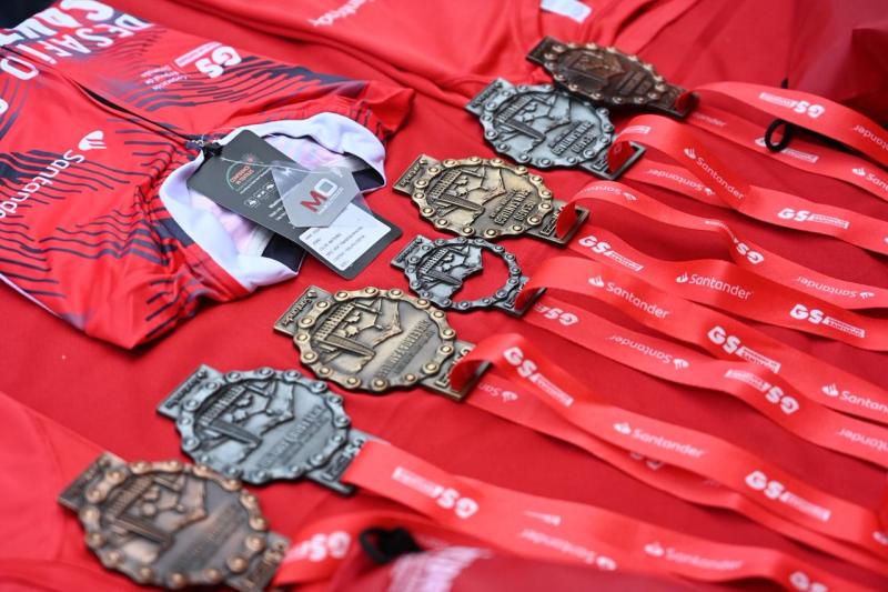 Cortes de tránsito por Desafío Gran Santiago y cicletada familiar