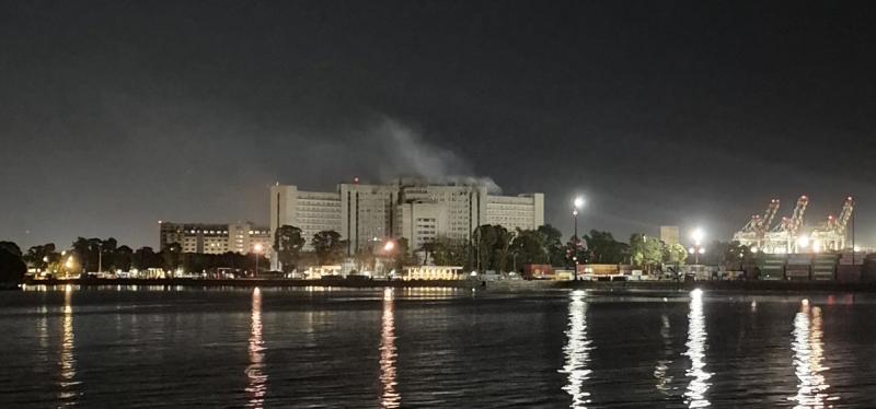 Sede de la Armada Argentina tuvo que ser evacuada por incendio en pisos superiores - X @argennoti