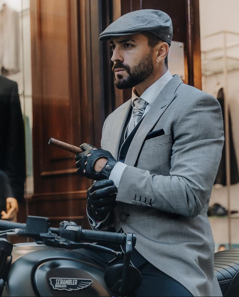 Redes sociales - joven chilena acusa a exchico reality de no asumir paternidad