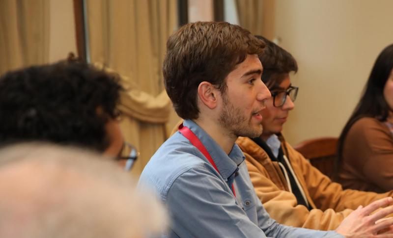 T13 | De estudiante de la UC a doctorado en Harvard: chileno de 24 años es seleccionado con proyecto contra el cáncer | Universidad Católica - @visionuniversitaria