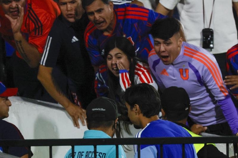 Hincha de Universidad de Chile denuncia que fue vetada del Estadio Nacional - Photosport