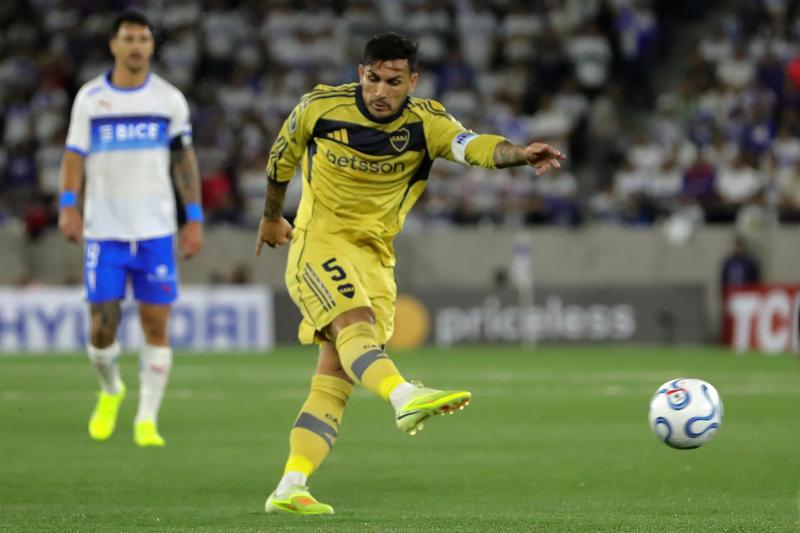 Paredes marcó el 1-0 de Boca ante Católica - Photopsort