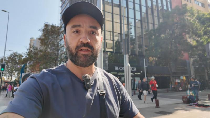 Youtube - Argentino vino a Santiago por primera vez y aseguró que fue el "mejor trato que he recibido"