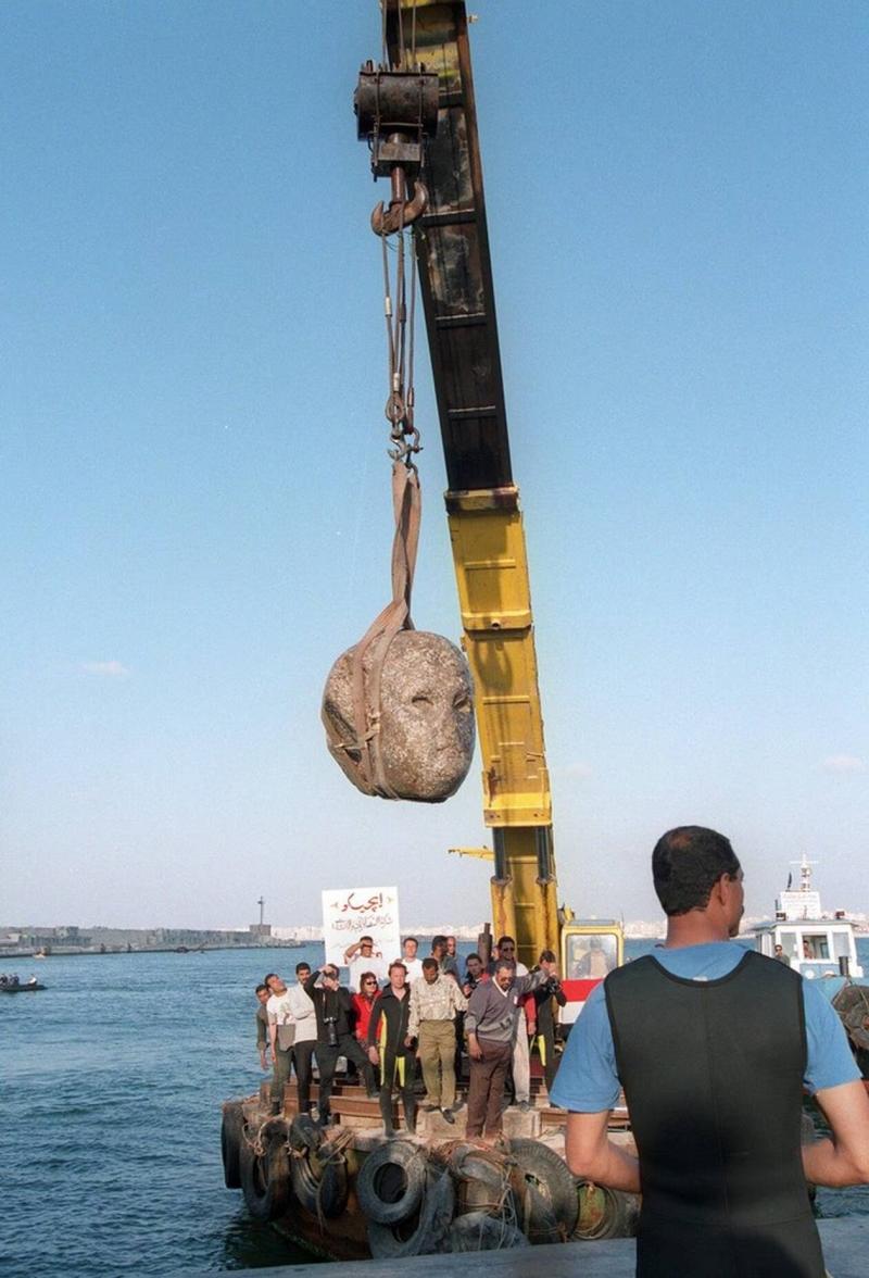 Arqueólogos recuperan una de las Maravillas del Mundo Antiguo desde el fondo del mar: Estuvo desaparecida 1.700 años - AFP