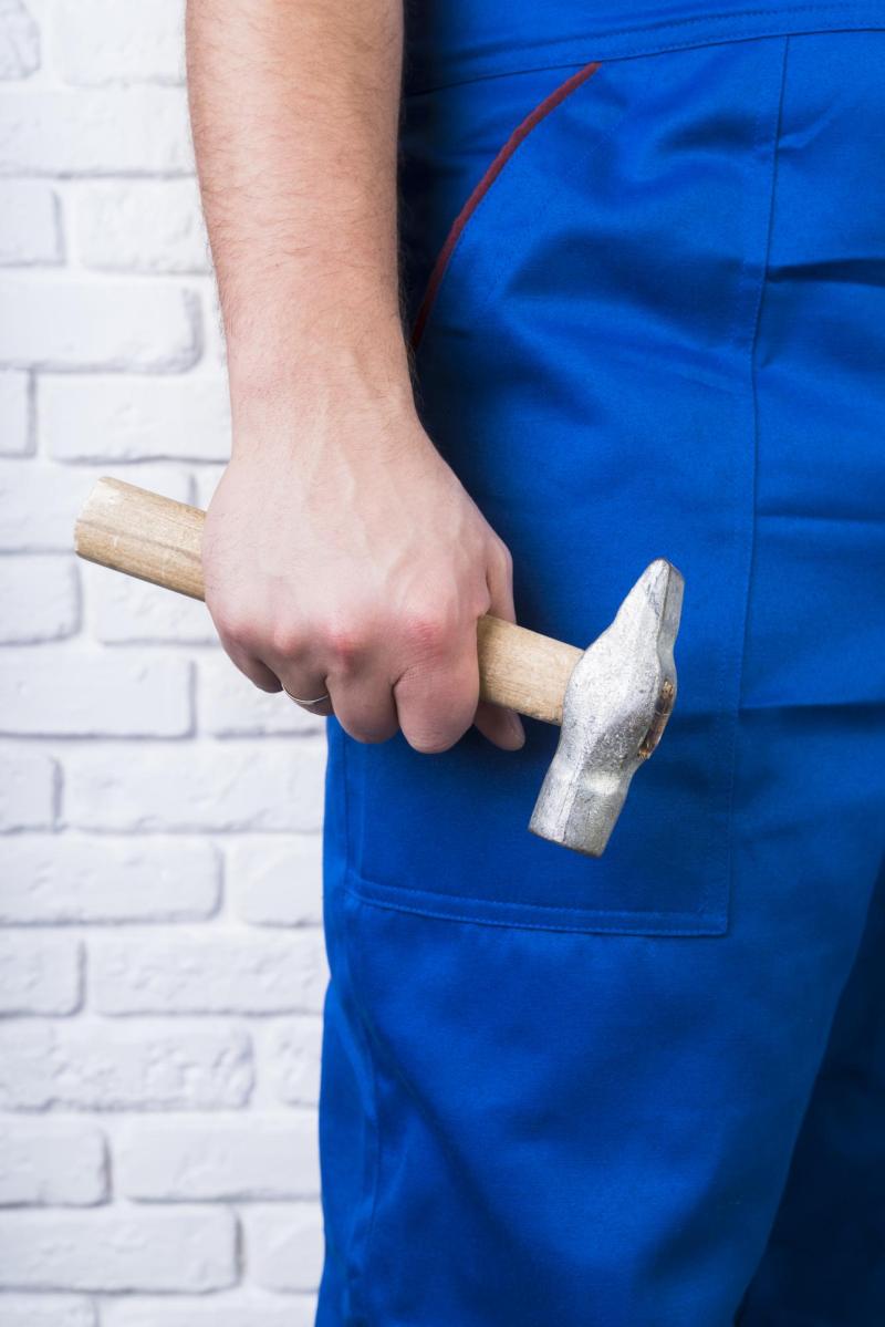 freepik - Hombre armado con martillo hiere a cinco personas en Tokio