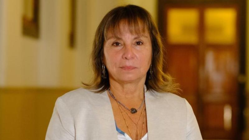 Exministra Vega presenta denuncia a Contraloría - Agencia Uno