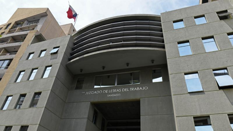 Profesora gana millonaria demanda a preuniversitario - Juzgado de Letras