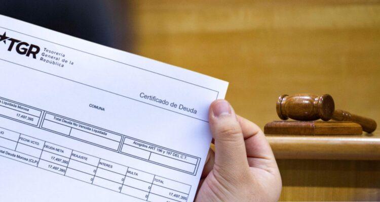 Cobros del CAE en la mira: Grupo de abogados acusa que embargo de bienes a deudores sería ilegal - Agencia Uno