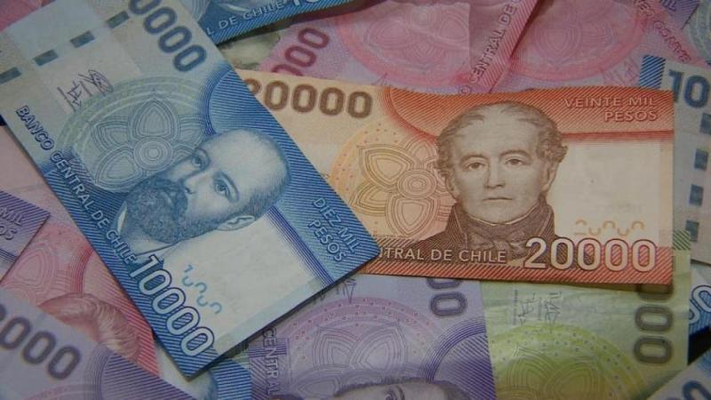 Agencia UNO - Simularon desmayo y amenaza de bomba para estafar casi 800 millones al BancoEstado