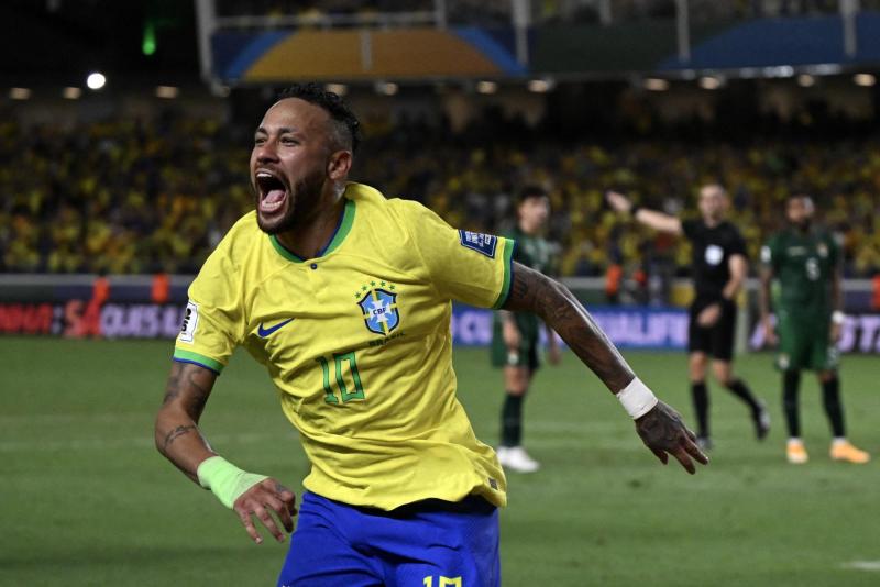 Qué puede hacer Panini tras nómina de Neymar al Mundial (y qué han dicho desde Chile) - AFP