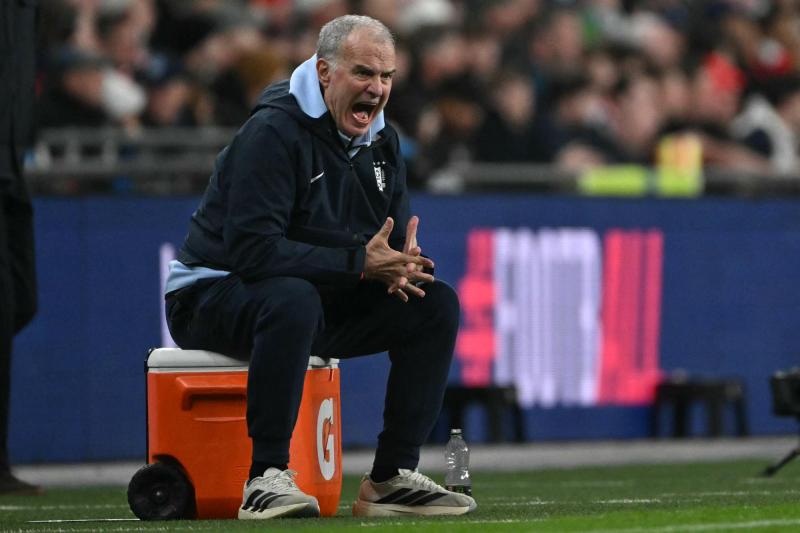 AFP - Bielsa dice que va a agradecer a Uruguay "toda la vida" por ir al Mundial