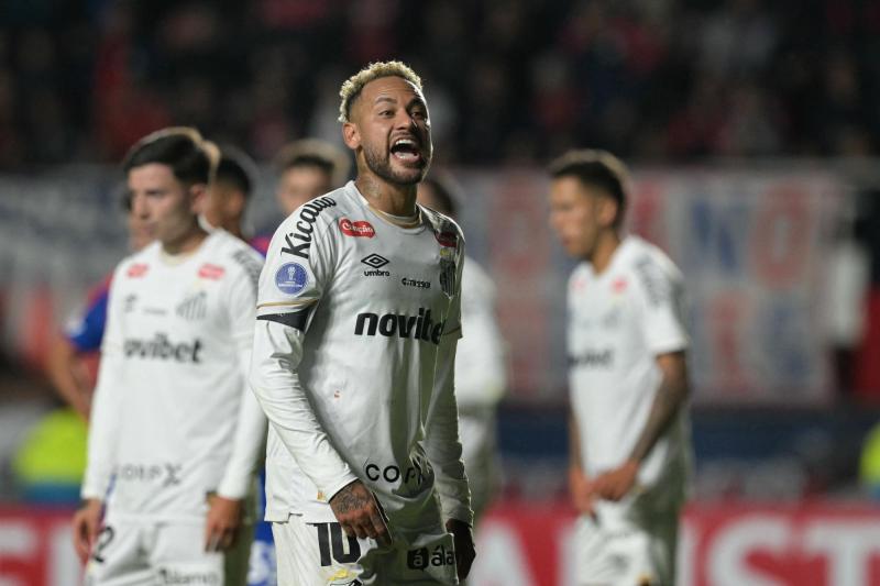 AFP - Neymar, protagonista de un conflicto con Robinho Junior en Santos