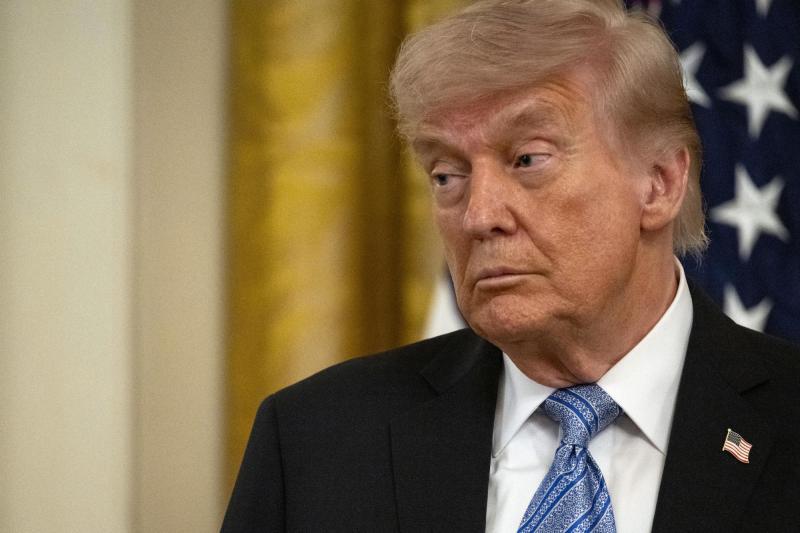 Trump amenaza con volver a bombardear Irán - AFP
