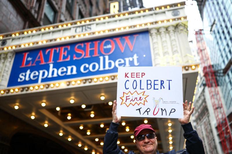 AFP - "The Late Show" de Stephen Colbert baja el telón tras sus tensiones con Trump | T13
