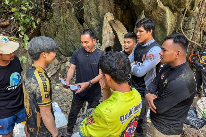 AFP - “Todavía estoy fuerte y bien”: los emotivos mensajes de sobrevivientes que estuvieron atrapados una semana en una cueva de Laos