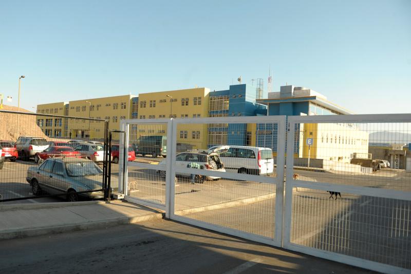 Agencia Uno (referencial) - Detienen a exfiscal regional en Complejo Penitenciario de Alto Hospicio